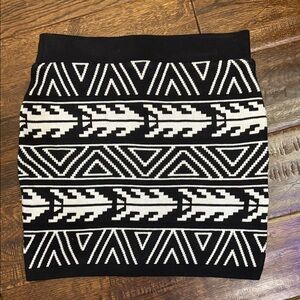 Geometric Black and White Pencil Skirt
